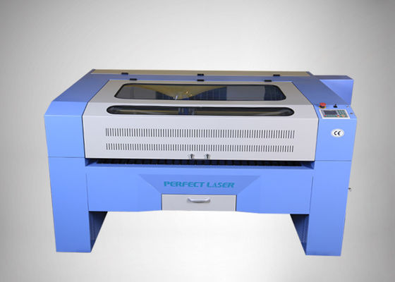 Çelik / Karbon Çelik / MDF / Ahşap için 150w CO2 Karışık Lazer Kesme Makinesi
