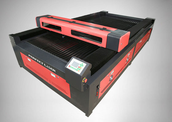 Profesyonel Kontrol Sistemi Halı Jeans ve Oyuncaklar için CO2 Lazer Gravure Makinesi